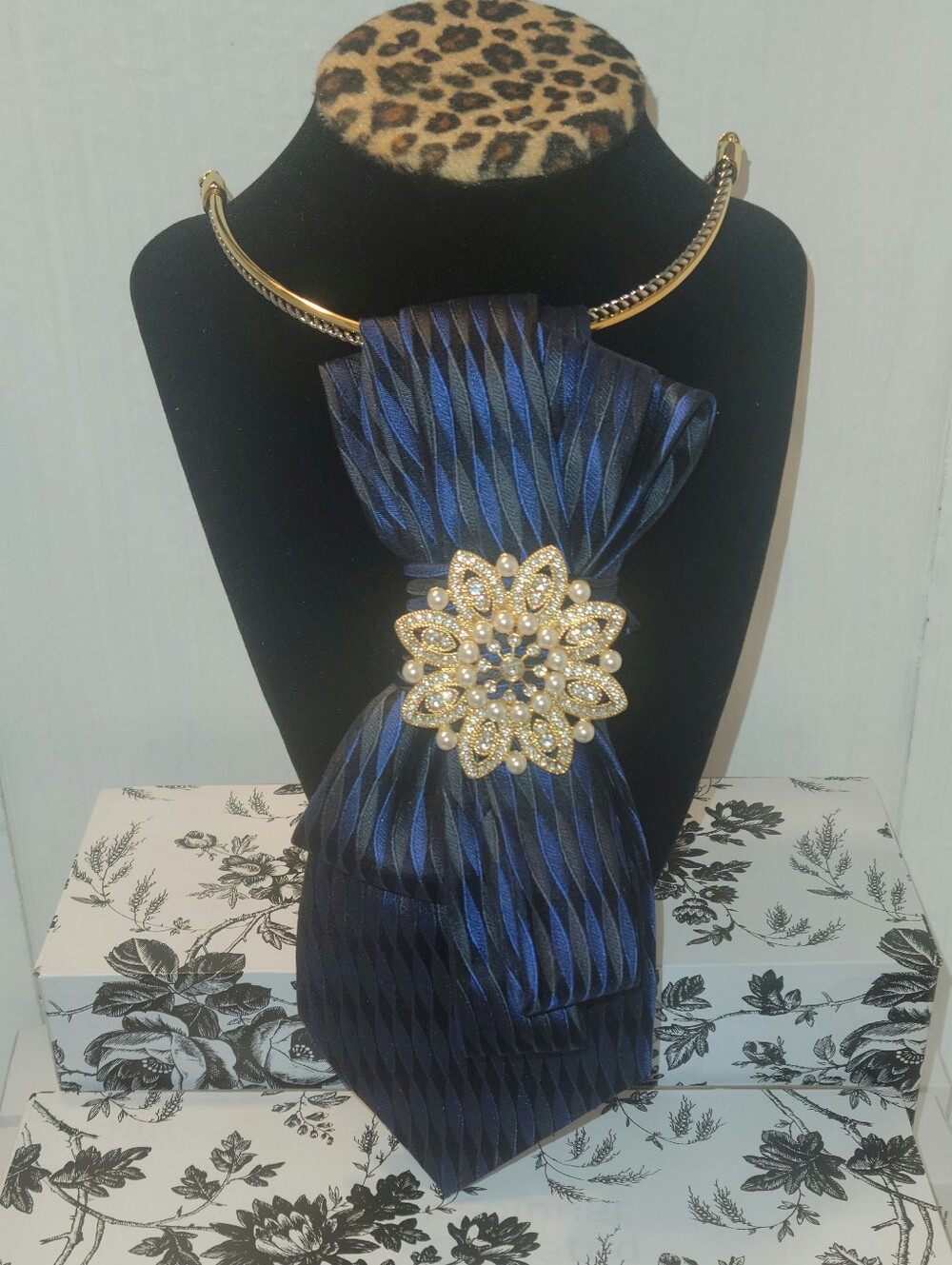 Gold Floral Pearl & Crystal Brooch Necktie Necklace